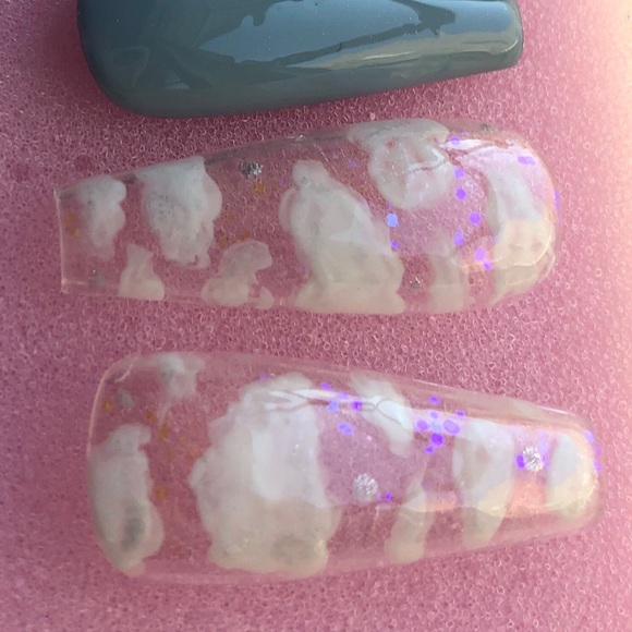 Press on custom gel nails long coffin clouds - Picture 4 of 6